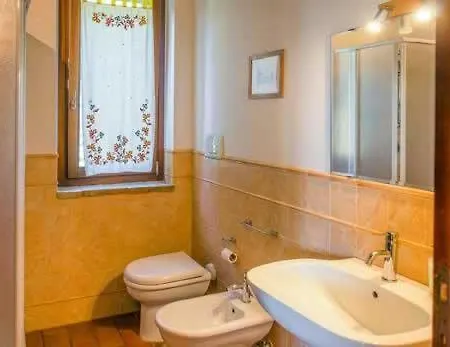 Willa Palazzata Sleeps 8 With Pool And Wifi